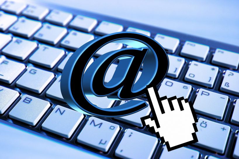 Se puede acceder al correo electrónico de un trabajador despedido